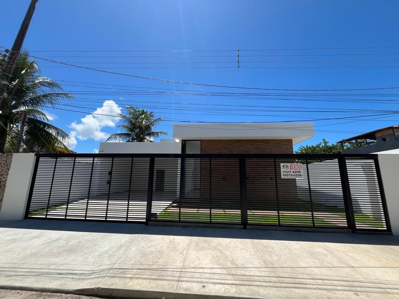 Casa à venda com 3 quartos, 310m² - Foto 1
