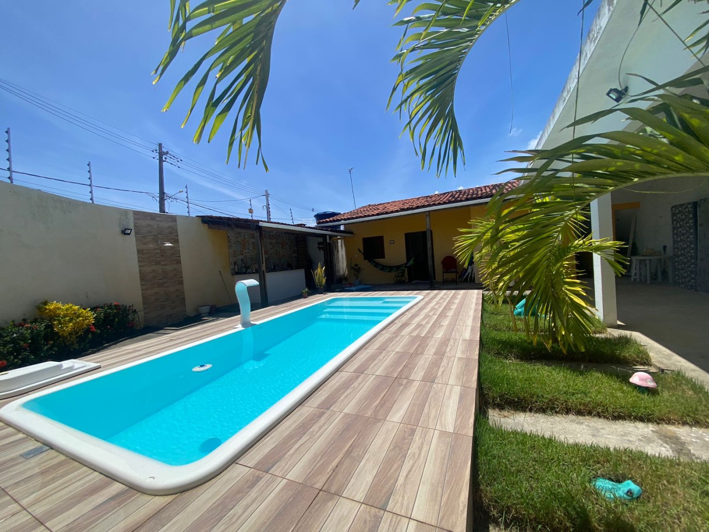 Casa à venda com 3 quartos, 150m² - Foto 1